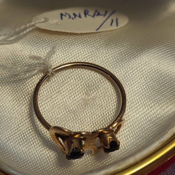 9K Gold Ring with gemstone (garnet) - Picture 7 of 8